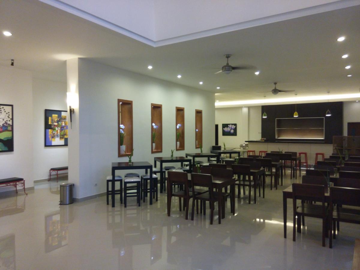 Hotel Transit Pasuruan Extérieur photo