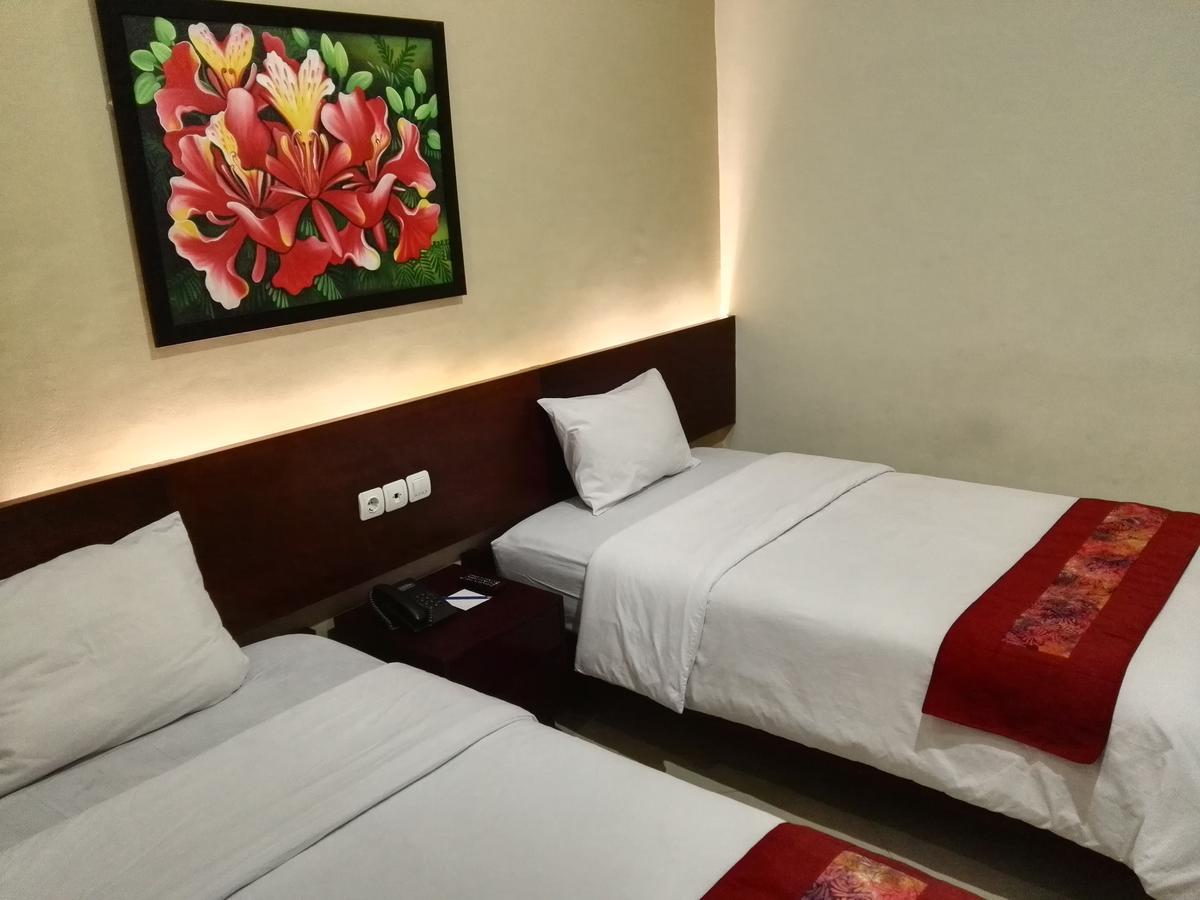Hotel Transit Pasuruan Extérieur photo